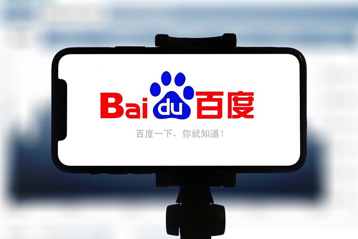 全红婵被观众的娃娃雨淹没了