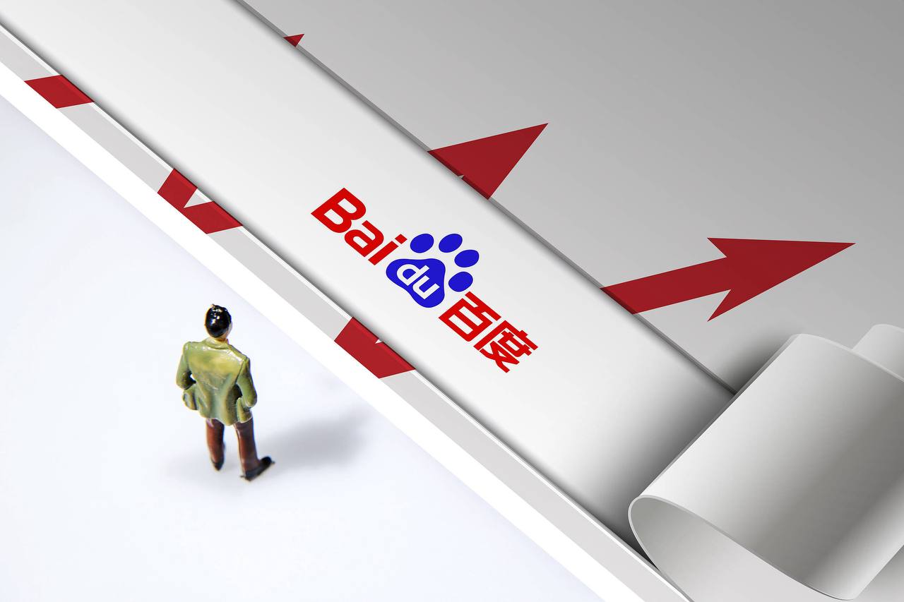 严屹宽还在穿年前的衣服